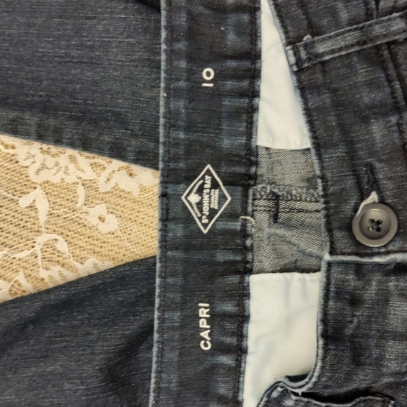 st John's Bay Denim Capri Size 10 Darker Wash Classic Style - Picture 10 of 12
